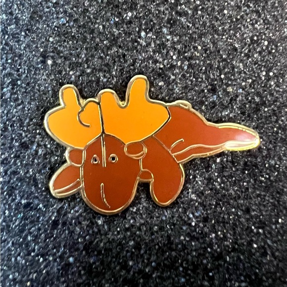 Vintage Ty Beanie Official Club Collector Pins set of 5 in case (2002) - Picture 4 of 6